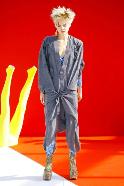 Look 14